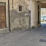Le Ancore Sulla Darsena