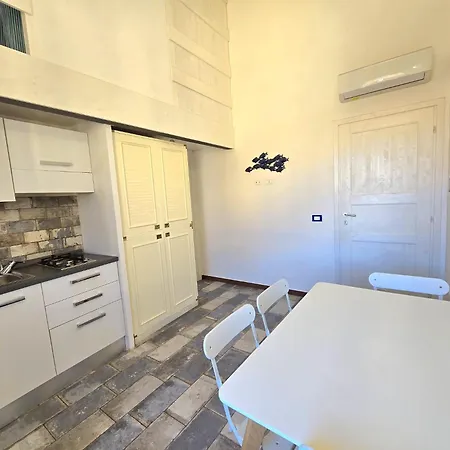 Le Ancore Sulla Darsena Portoferraio