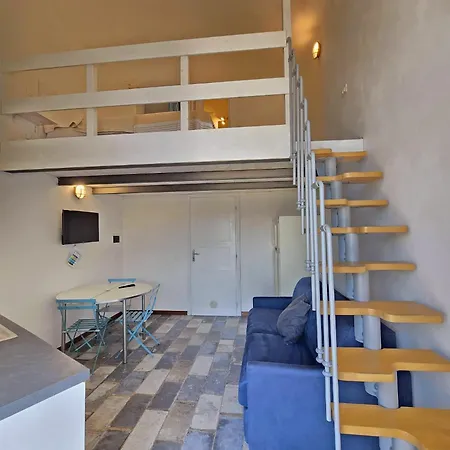 Le Ancore Sulla Darsena Portoferraio