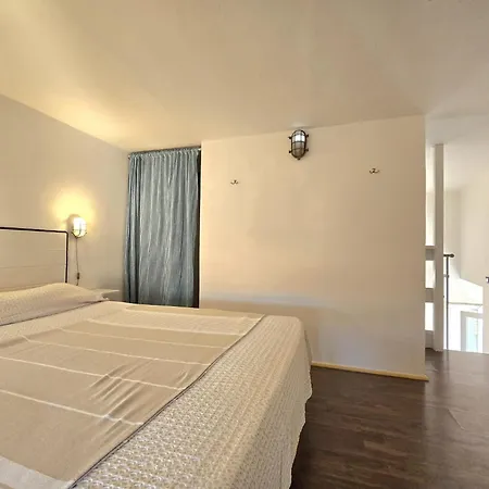 Le Ancore Sulla Darsena