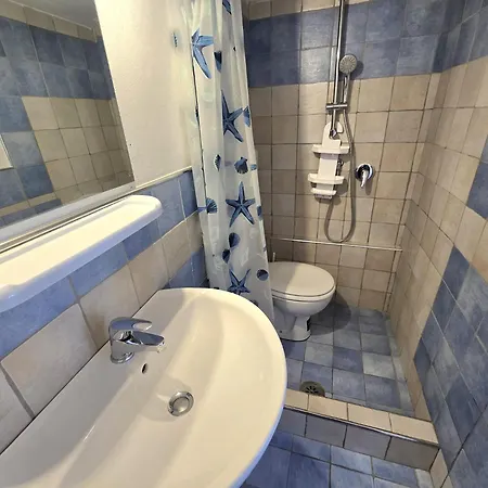 Le Ancore Sulla Darsena