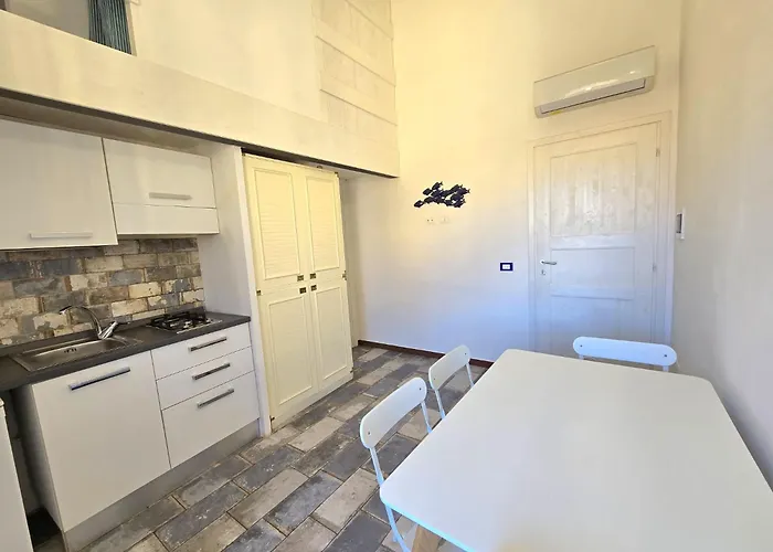 Le Ancore Sulla Darsena Portoferraio