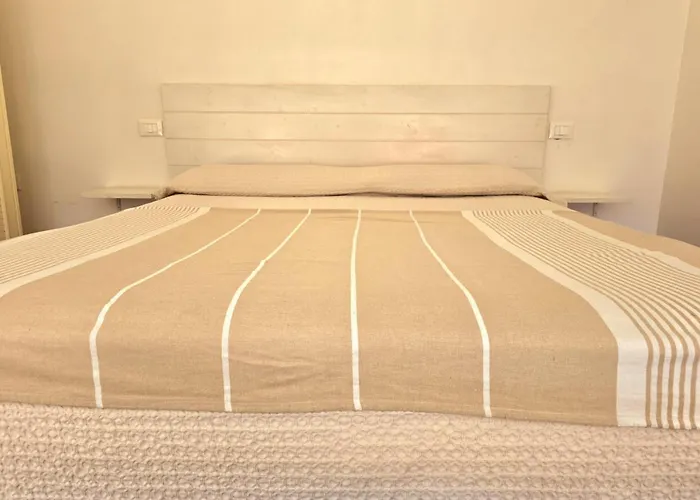 Le Ancore Sulla Darsena